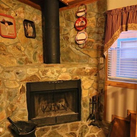 Mountain Cabin In Woods 3 Minutes To Helen #13 Exterior photo