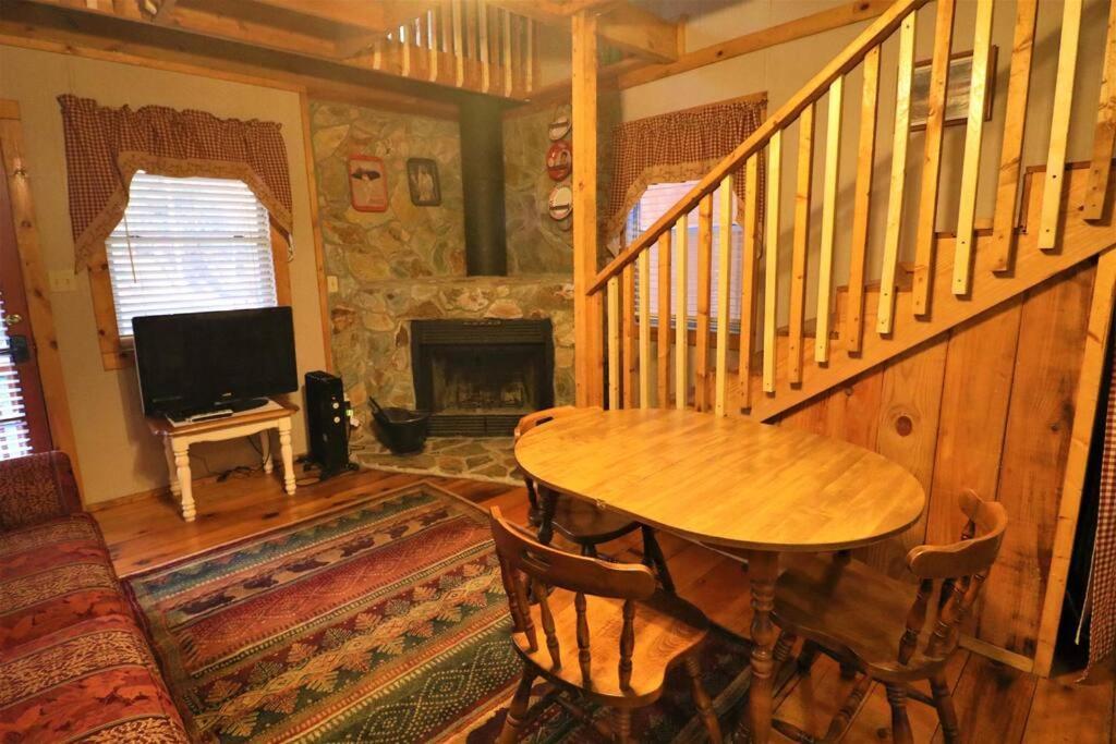 Mountain Cabin In Woods 3 Minutes To Helen #13 Exterior photo
